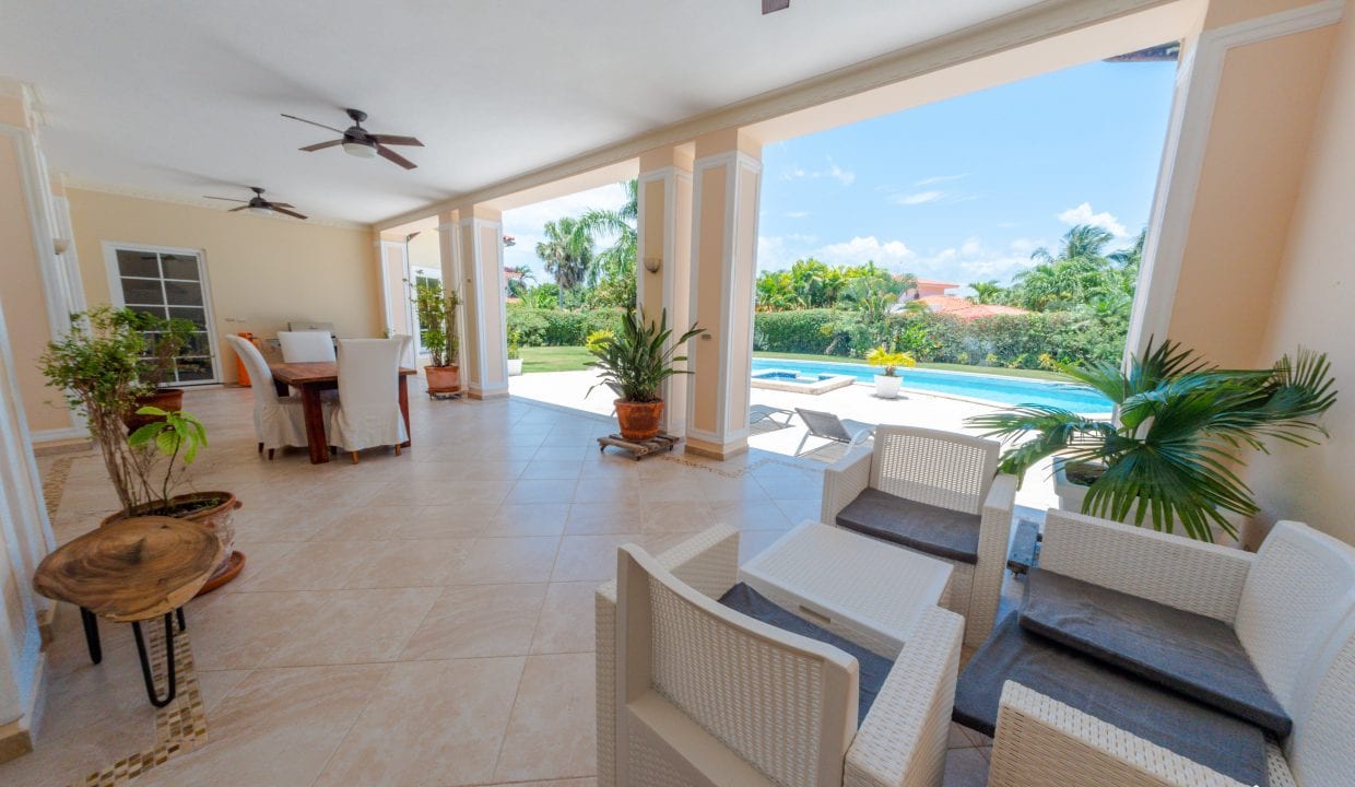 For Sale Enormous Villa Steps To The Ocean Dominican Republic Image of main room