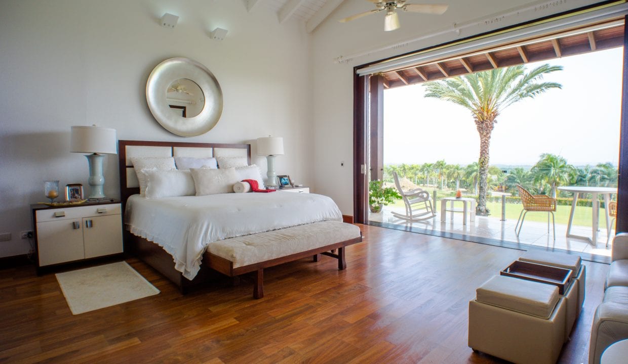 Gigantic Villa in Gated Luxury Community For Sale Image interior master bedroom