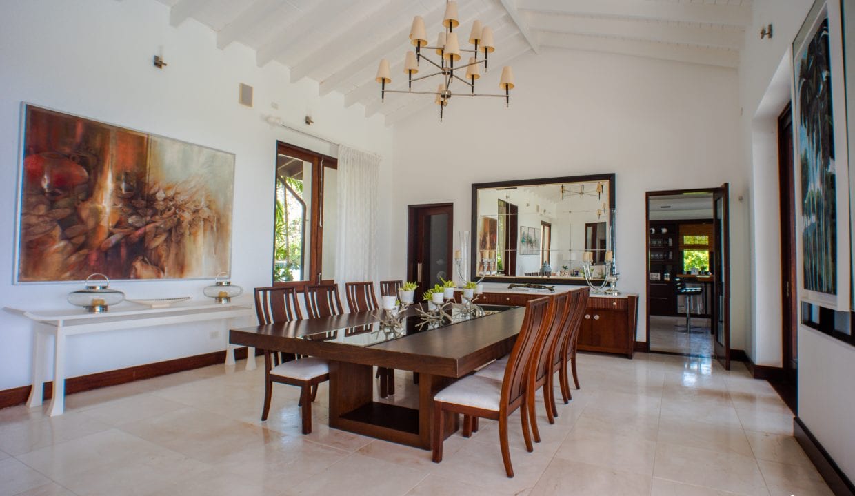 Gigantic Villa in Gated Luxury Community For Sale Image dining table