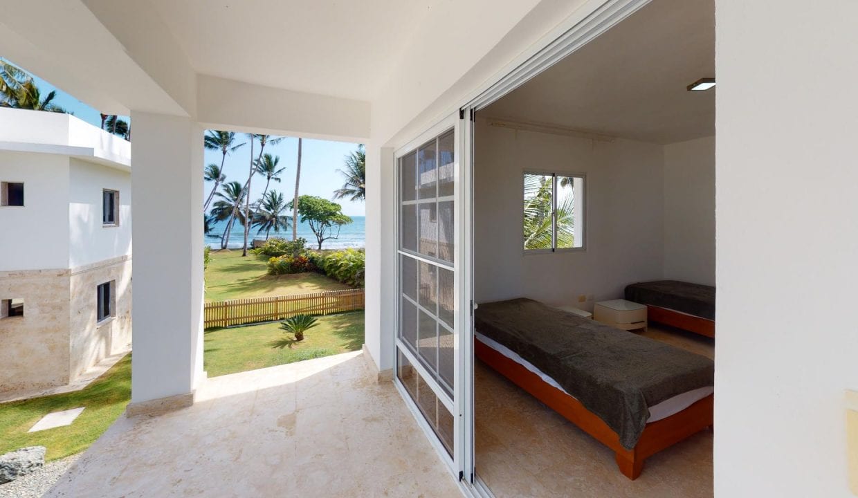 Spectacular Beachfront Villa image of guest house bedroom