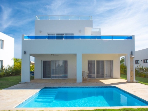 SOV 3 Bedroom Villa in Campo del Mar 3 image of backyard swimming pool