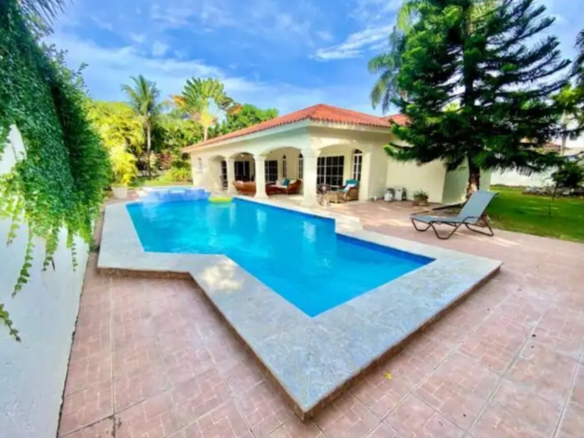 Stunning 3-Bedroom Villa in Perla Marina for sale