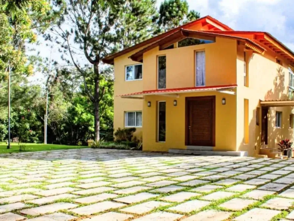 5 Bedroom Oasis In the Heart of Jarabacoa