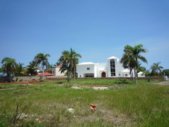 Build Your Dream Home on a Lot in Lomas Mironas