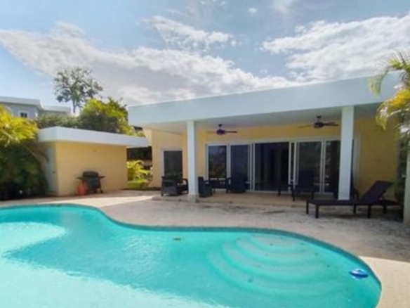 Villa for Sale in Casa Linda