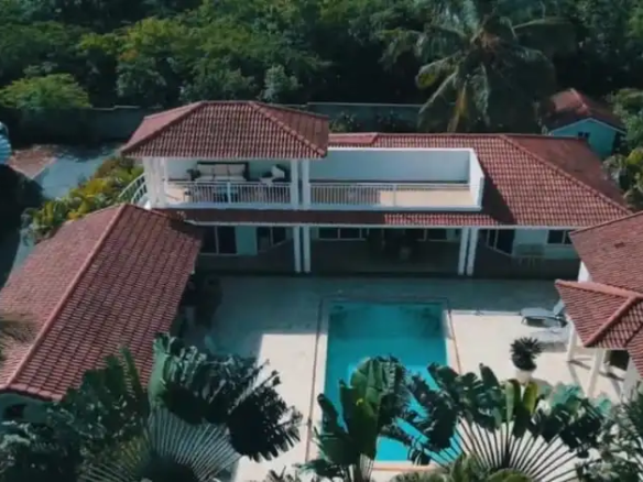 Spacious 4-Bedroom retreat in Casa Linda aerial