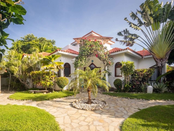 Perla Marina Sol del Plata Move Abroad in Style: Family-Friendly Villa Ready for Your Next Chapter!