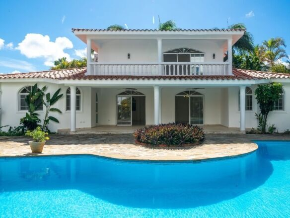 Stunning 3-Bedroom Villa with Expansive Pool & Lush Gardens in Playa Laguna Sosua Puerto Plata Dominican Republic