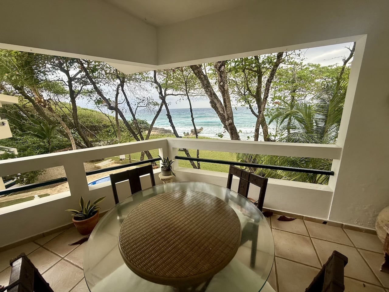 BEACHFRONT 2 BEDROOM CONDO FOR SALE IN PERLA MARINA