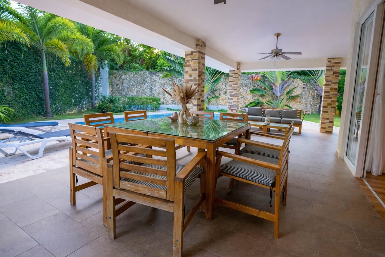 4-Bedroom Villa in Perla Marina, Cabarete – Short Walk to the Beach, Excellent Condition