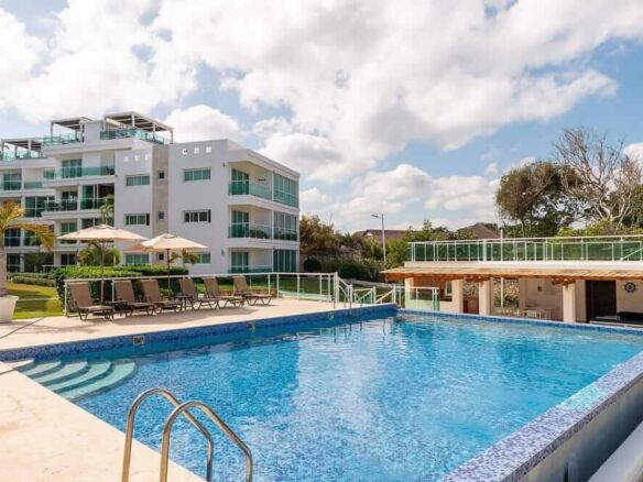 Incredible Oceanfront Apartment with Direct Beach Access