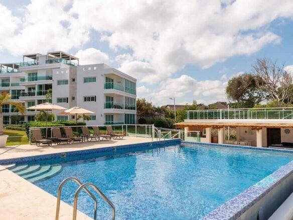 Incredible Oceanfront Apartment with Direct Beach Access