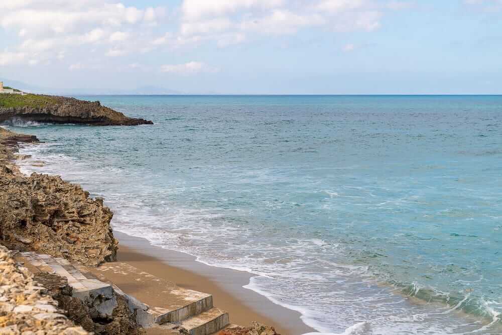 Incredible Oceanfront Apartment with Direct Beach Access