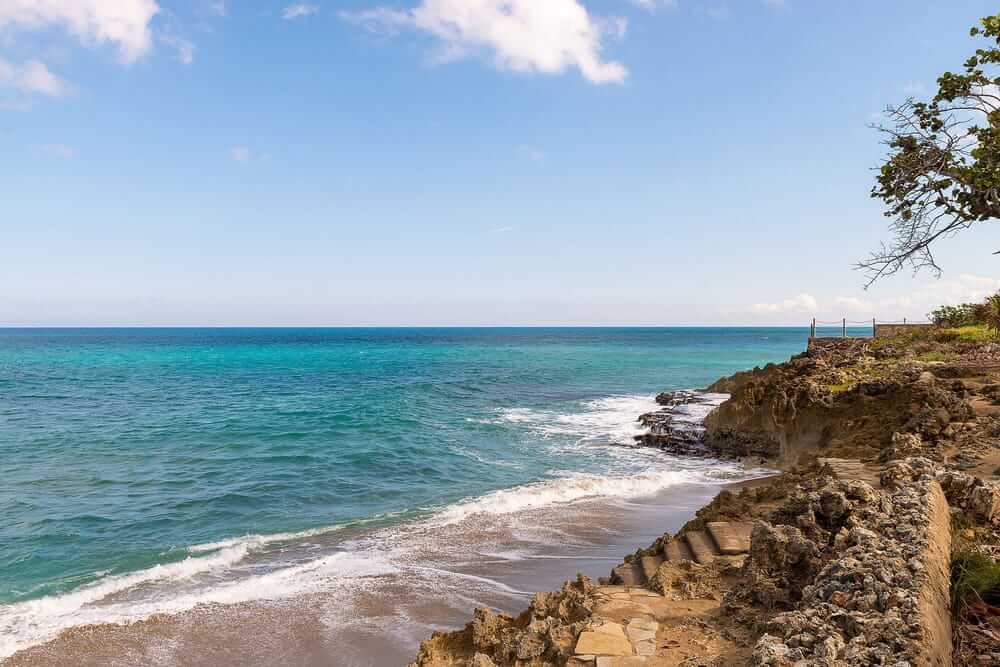 Incredible Oceanfront Apartment with Direct Beach Access