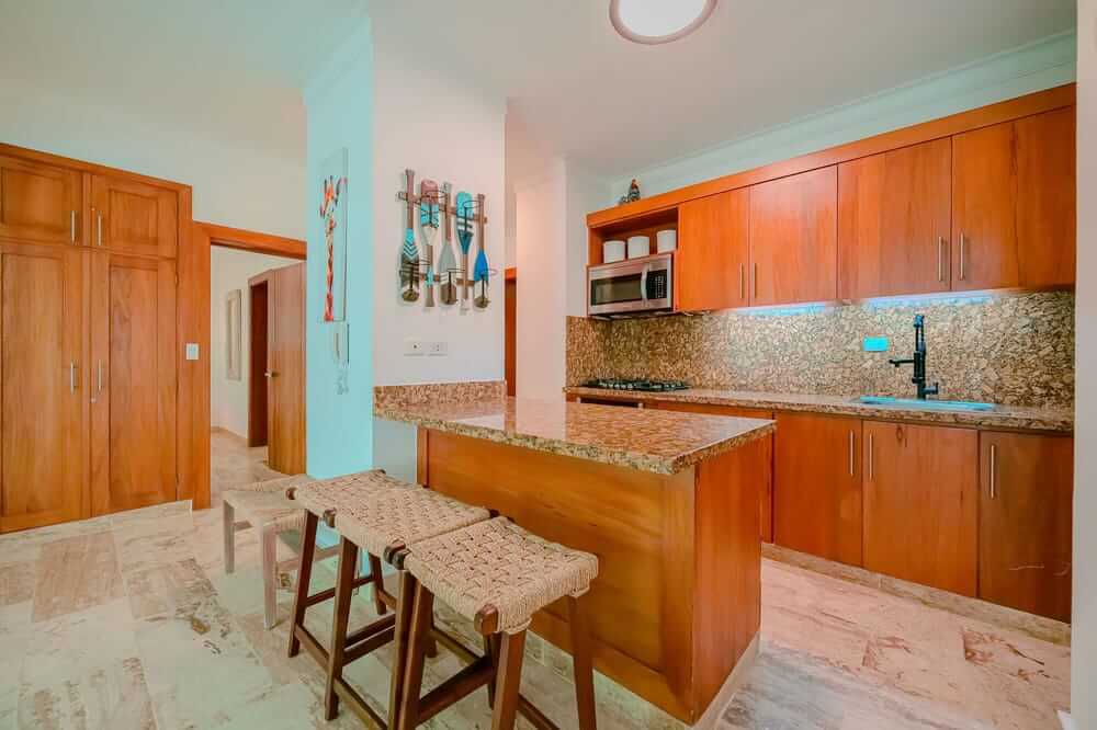 Incredible Oceanfront Apartment with Direct Beach Access