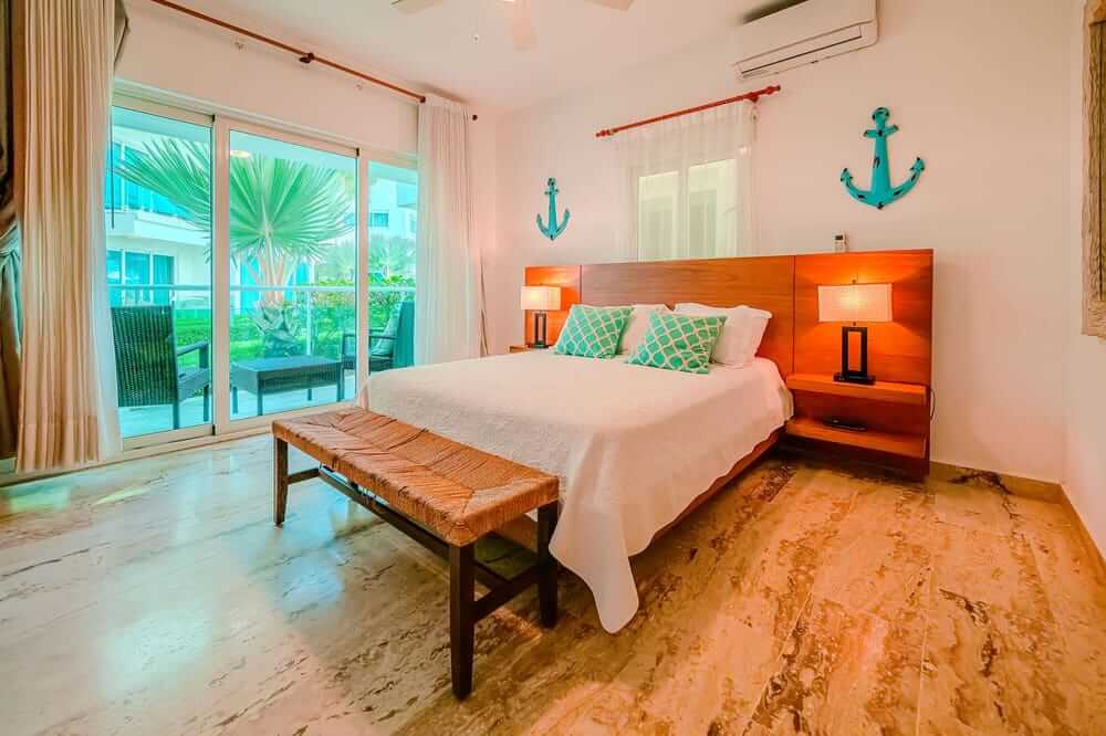 Incredible Oceanfront Apartment with Direct Beach Access