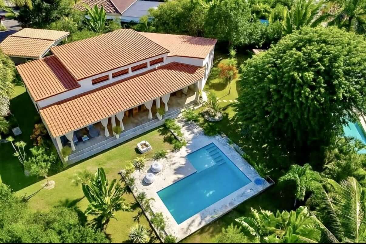 tropical-3-bedroom-villa-for-sale-inside-perla-marina-img-1 Tropical 3-Bedroom Villa for Sale inside Perla Marina