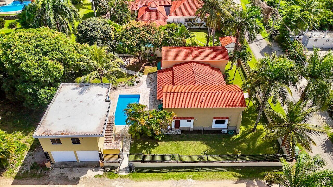 Double Villa Opportunity on a Large Lot Near the Beach!