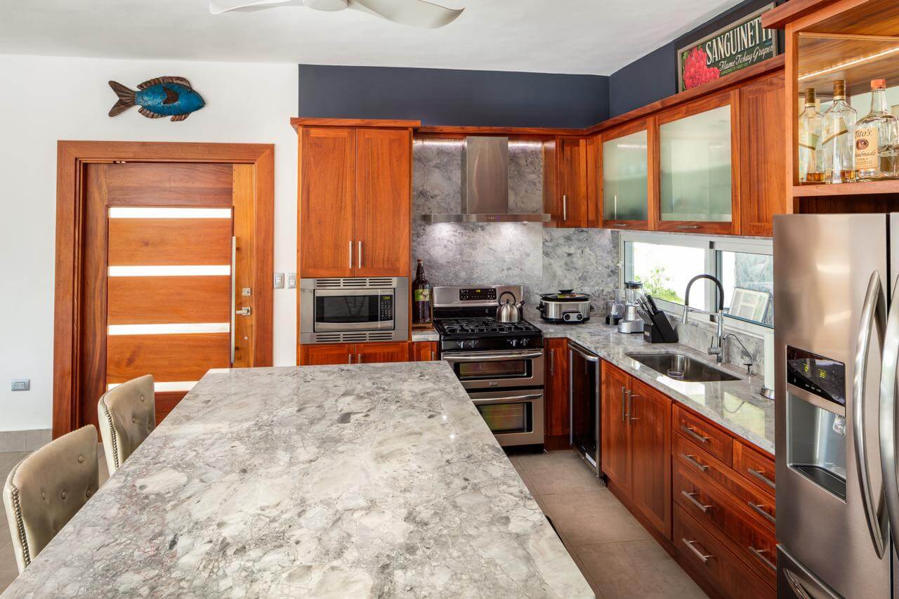 Hilltop Luxury Escape – 4BR Villa with Stunning Views & Proven Airbnb Income