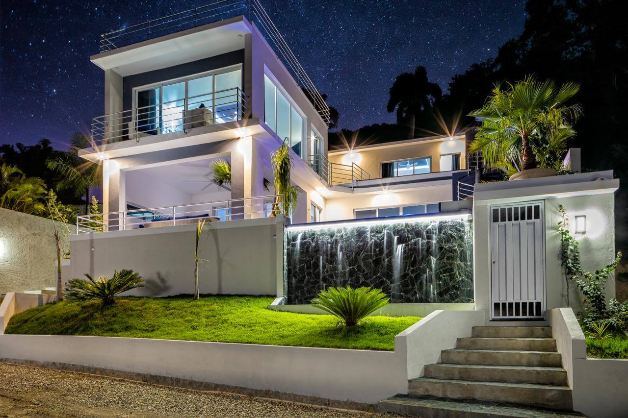 Hilltop Luxury Escape – 4BR Villa with Stunning Views & Proven Airbnb Income