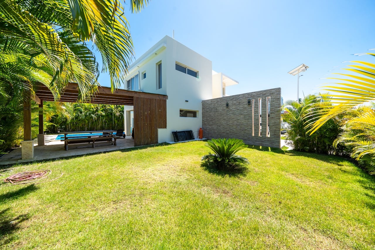 Prime 5-Bedroom Villa in Sosúa Ocean Village