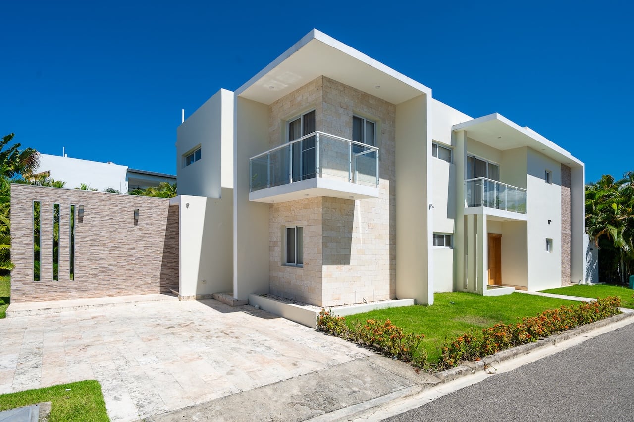 Prime 5-Bedroom Villa in Sosúa Ocean Village