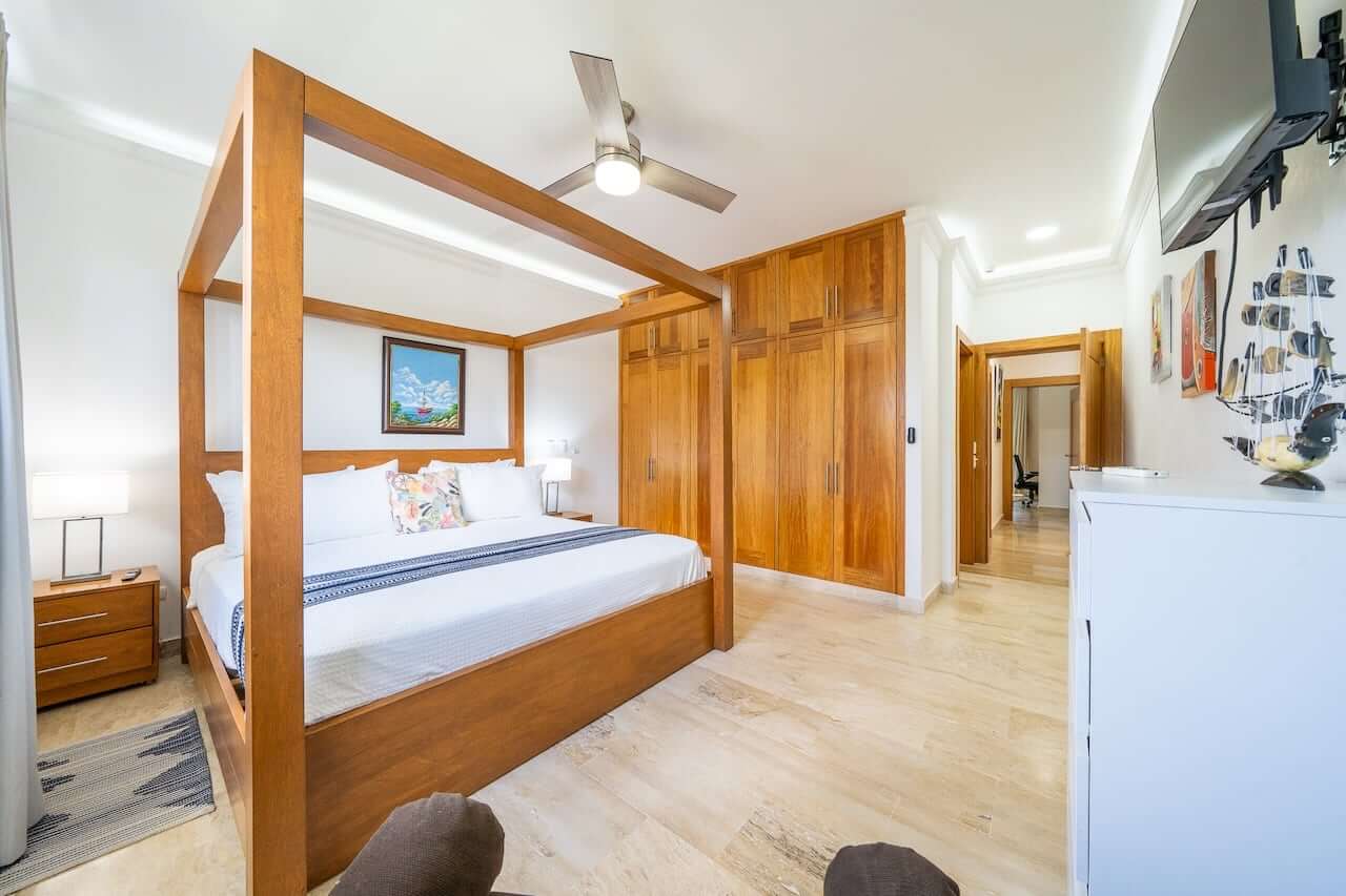 Sophisticated Island Living – 4-Bedroom Luxury Villa with Resort-Style Amenities