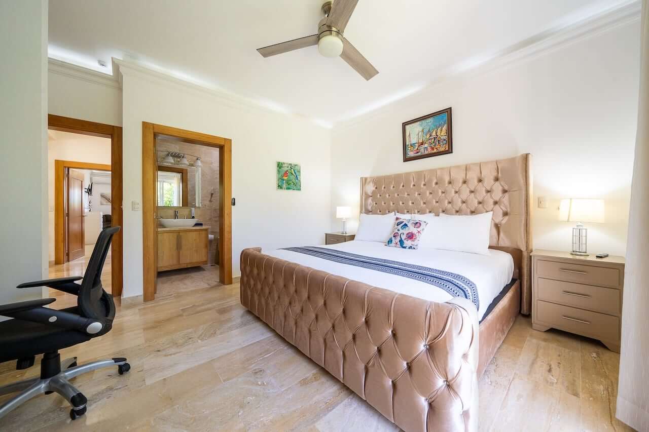 Sophisticated Island Living – 4-Bedroom Luxury Villa with Resort-Style Amenities