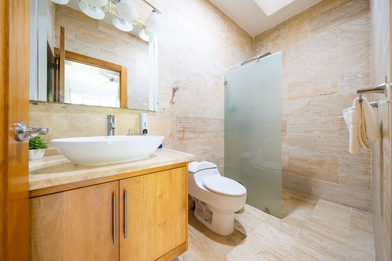 Sophisticated Island Living – 4-Bedroom Luxury Villa with Resort-Style Amenities