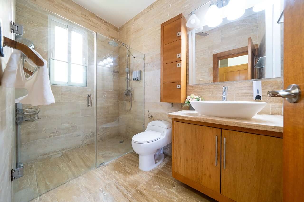 Sophisticated Island Living – 4-Bedroom Luxury Villa with Resort-Style Amenities