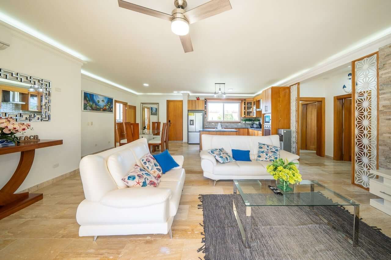 Sophisticated Island Living – 4-Bedroom Luxury Villa with Resort-Style Amenities