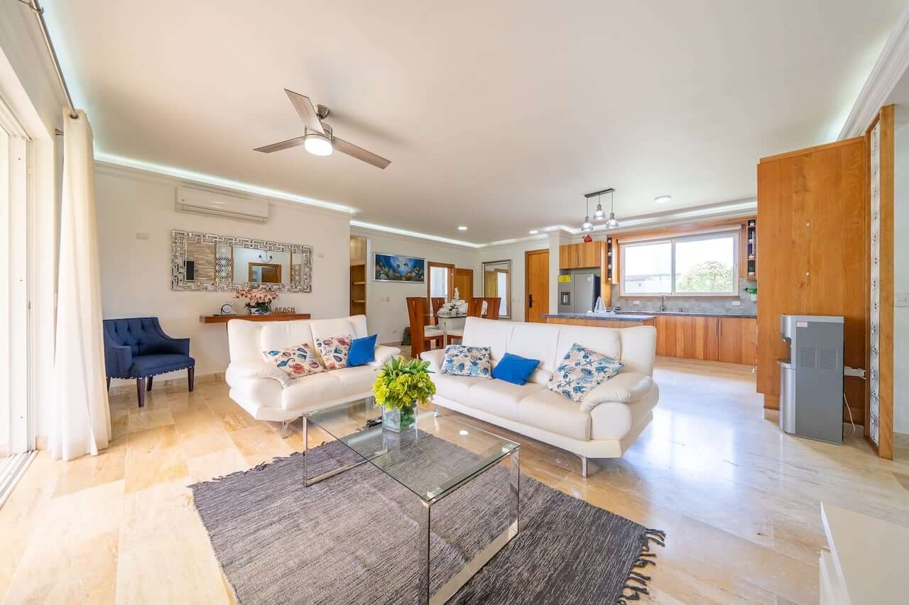 Sophisticated Island Living – 4-Bedroom Luxury Villa with Resort-Style Amenities