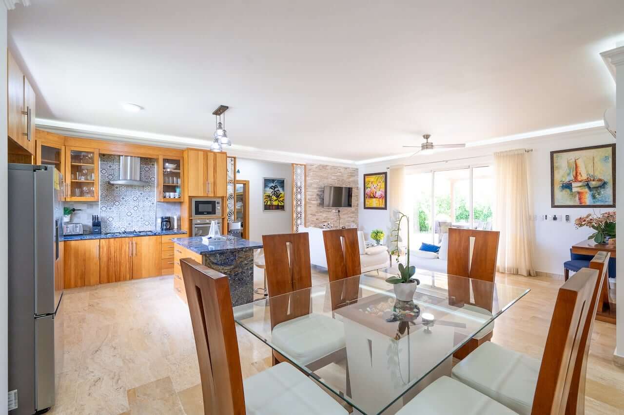 Sophisticated Island Living – 4BR Luxury Villa with Resort-Style Amenities