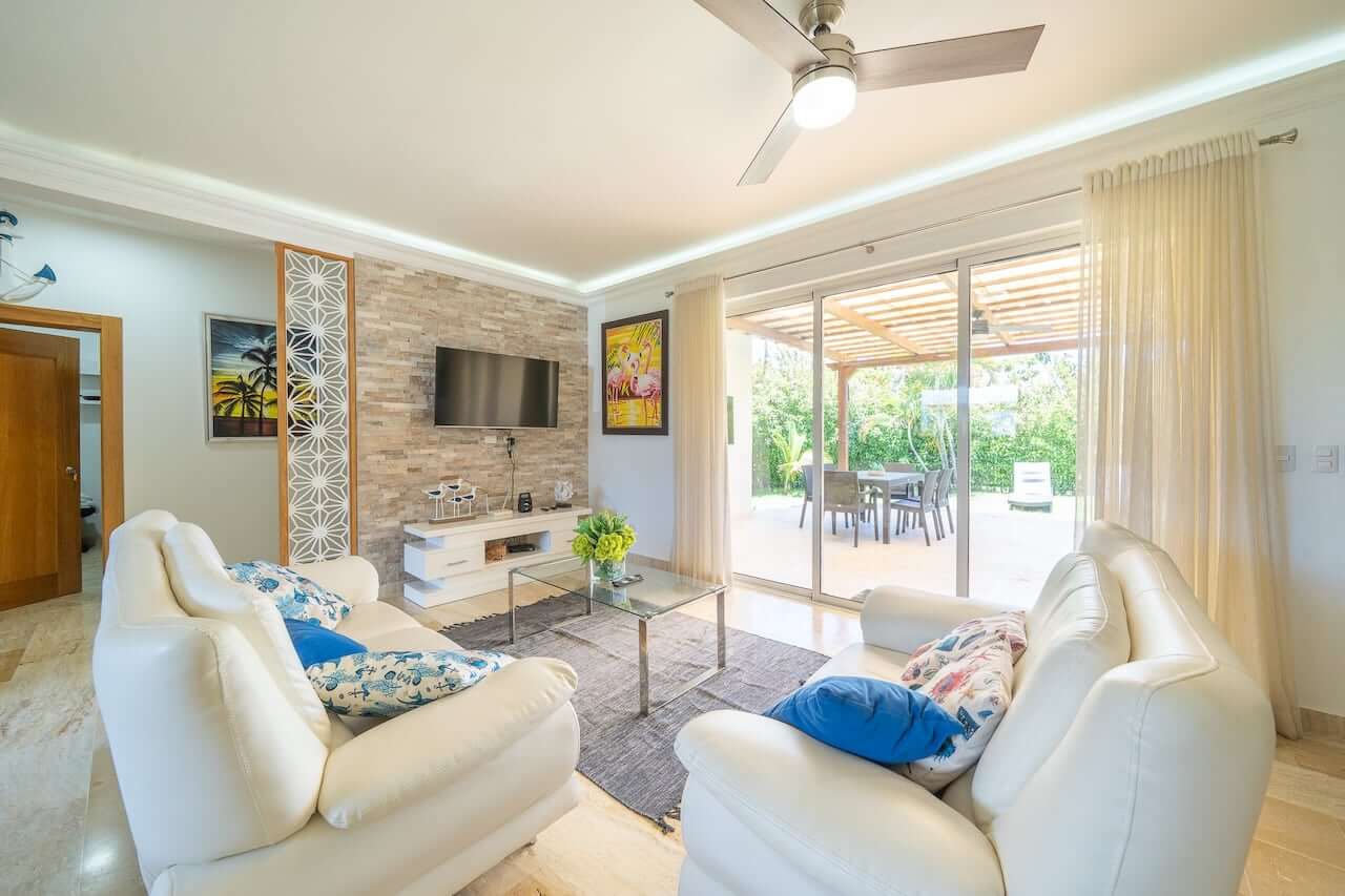 Sophisticated Island Living – 4-Bedroom Luxury Villa with Resort-Style Amenities
