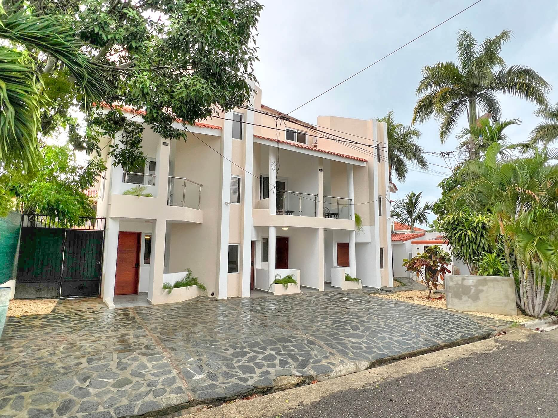 Prime Location Studio for Sale in Sosúa Renovated & Minutes from the Beach
