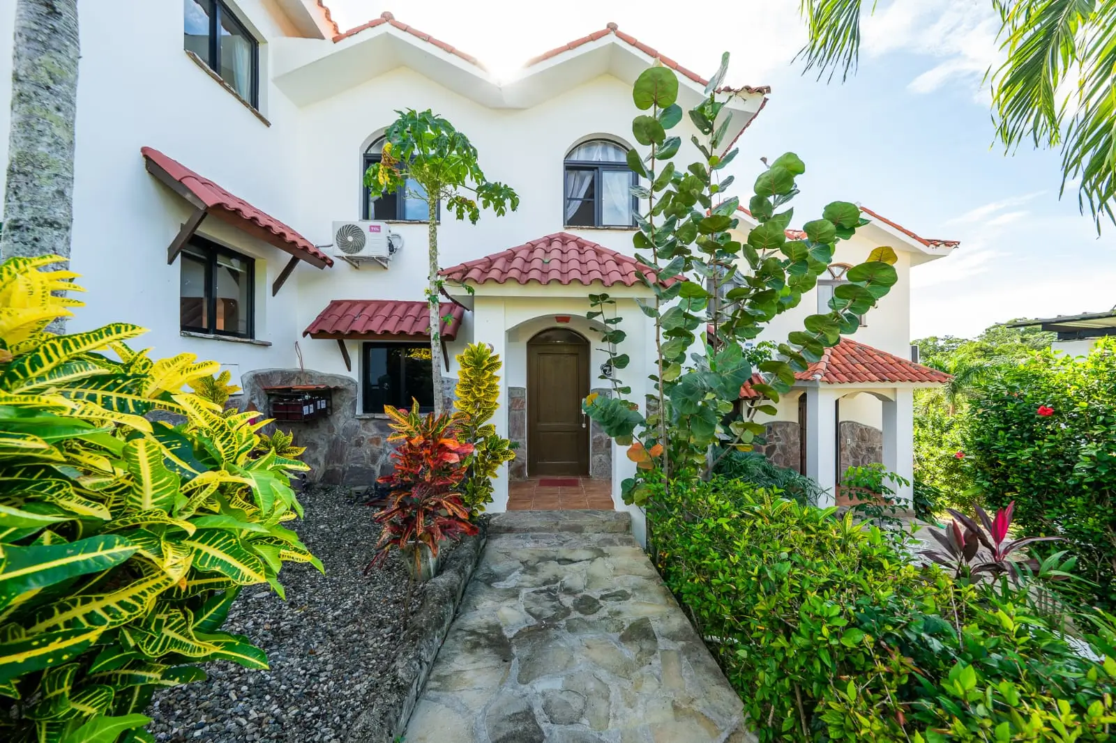 Hidden Hills of Sosúa | Private 3-Bedroom Townhouse with Pool – Minutes to Beaches & Shopping