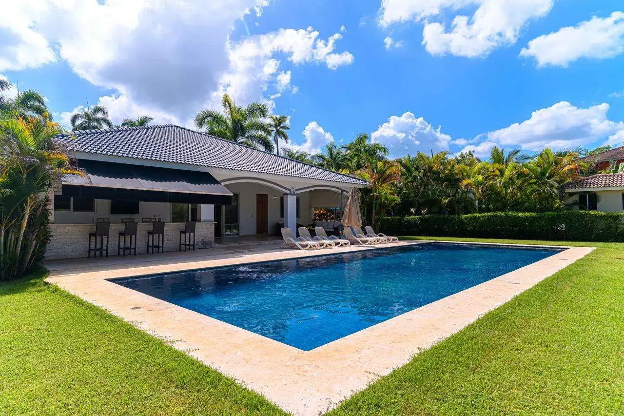 beautiful-furnished-4-bedroom-villa-with-private-pool-img-4 Beautiful Furnished 4-Bedroom Villa with Private Pool