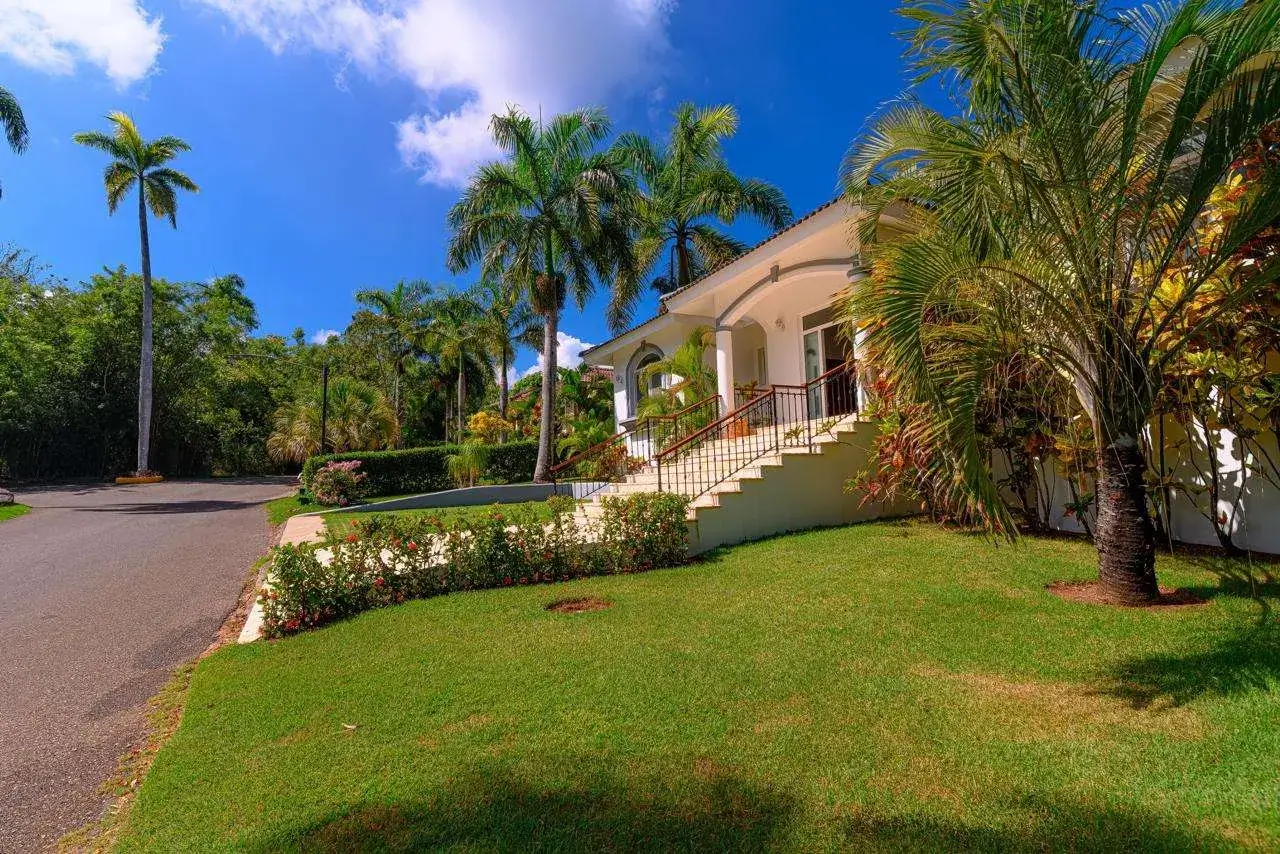Beautiful Furnished 4-Bedroom Villa with Private Pool