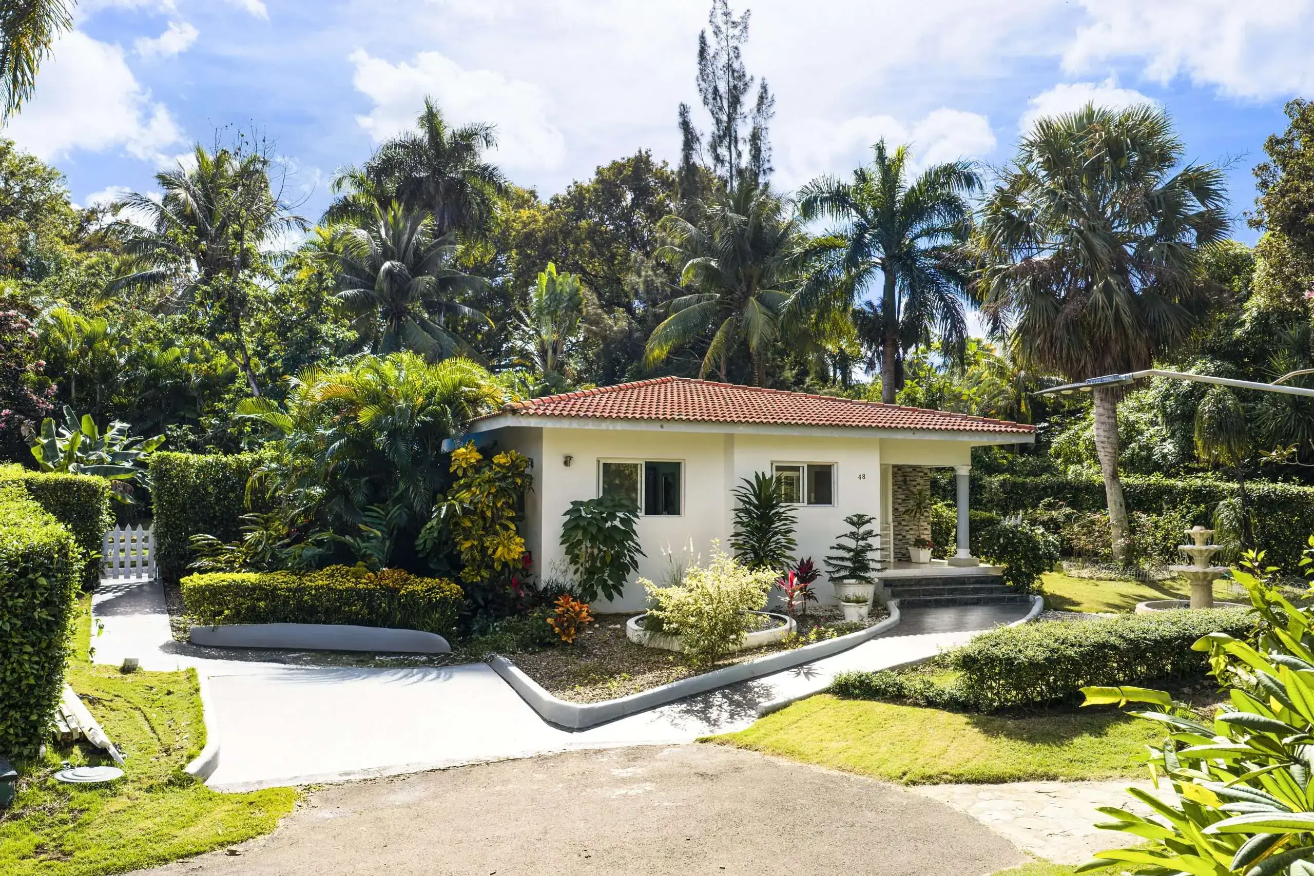 Charming Colibrí Villa on an Oversized Corner Lot