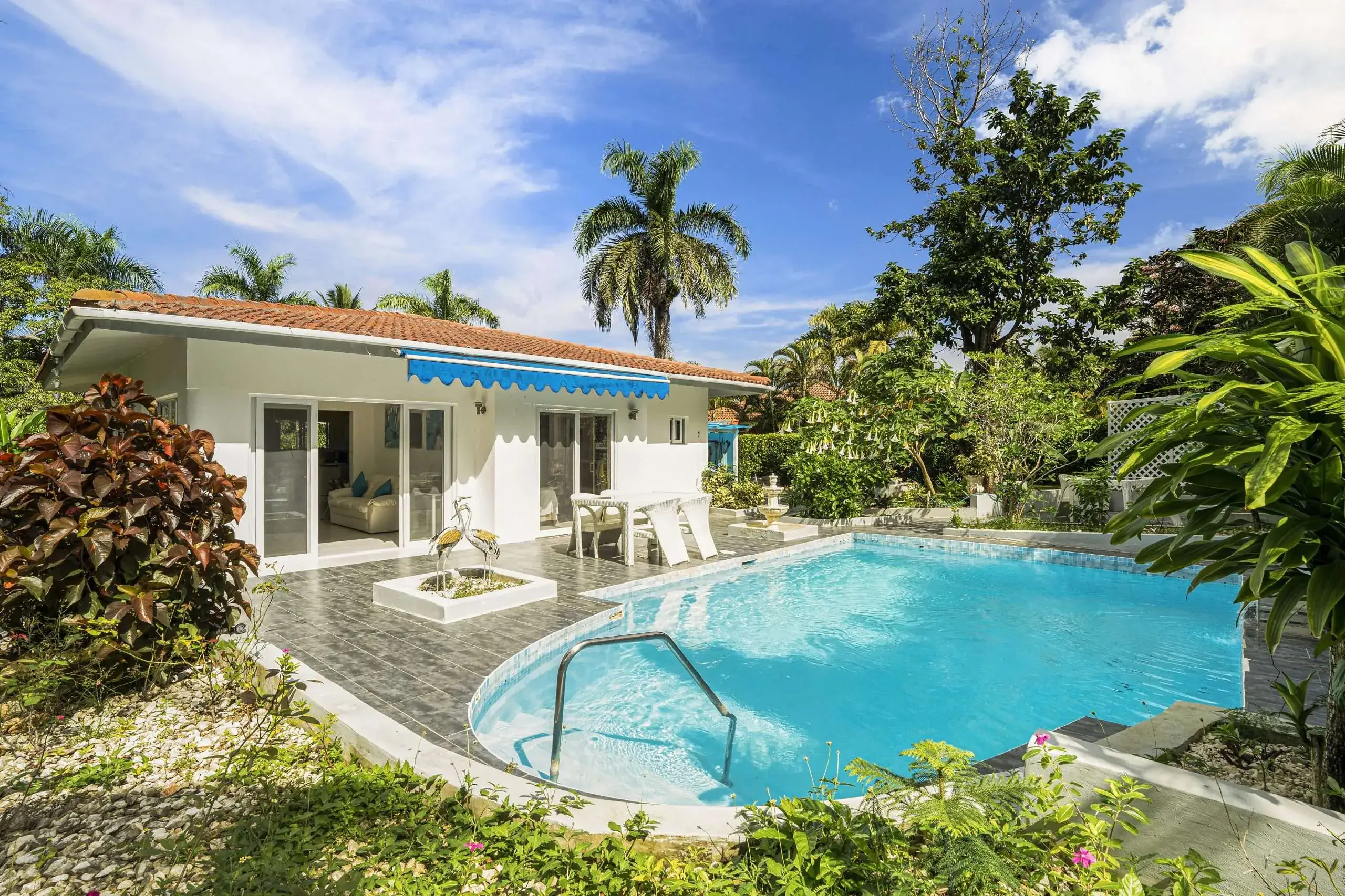 Charming Colibrí Villa on an Oversized Corner Lot