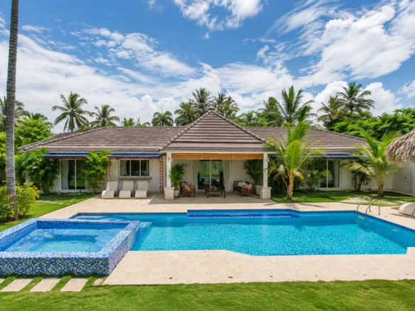 Luxury 9 Bedroom Villa in a Pristine Gated Community