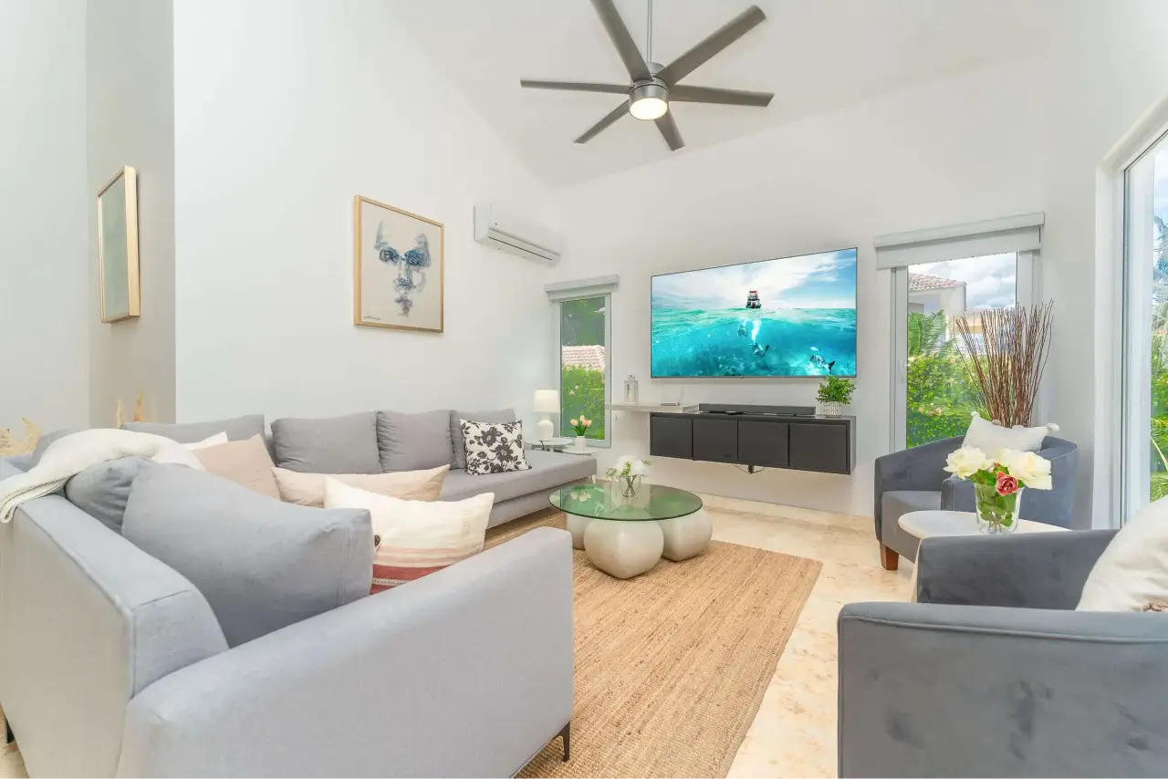 Modern Luxury Villa with 4 Bedrooms