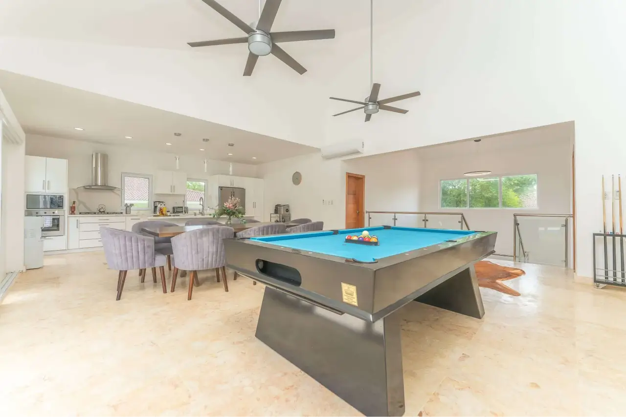 Modern Luxury Villa with 4 Bedrooms