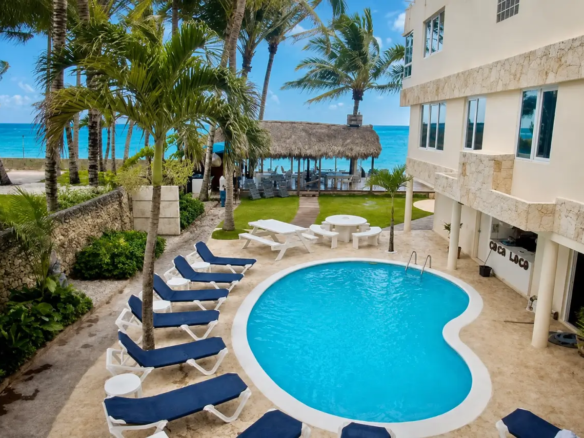 Oceanfront Kite Beach Hotel & Owner's Residence