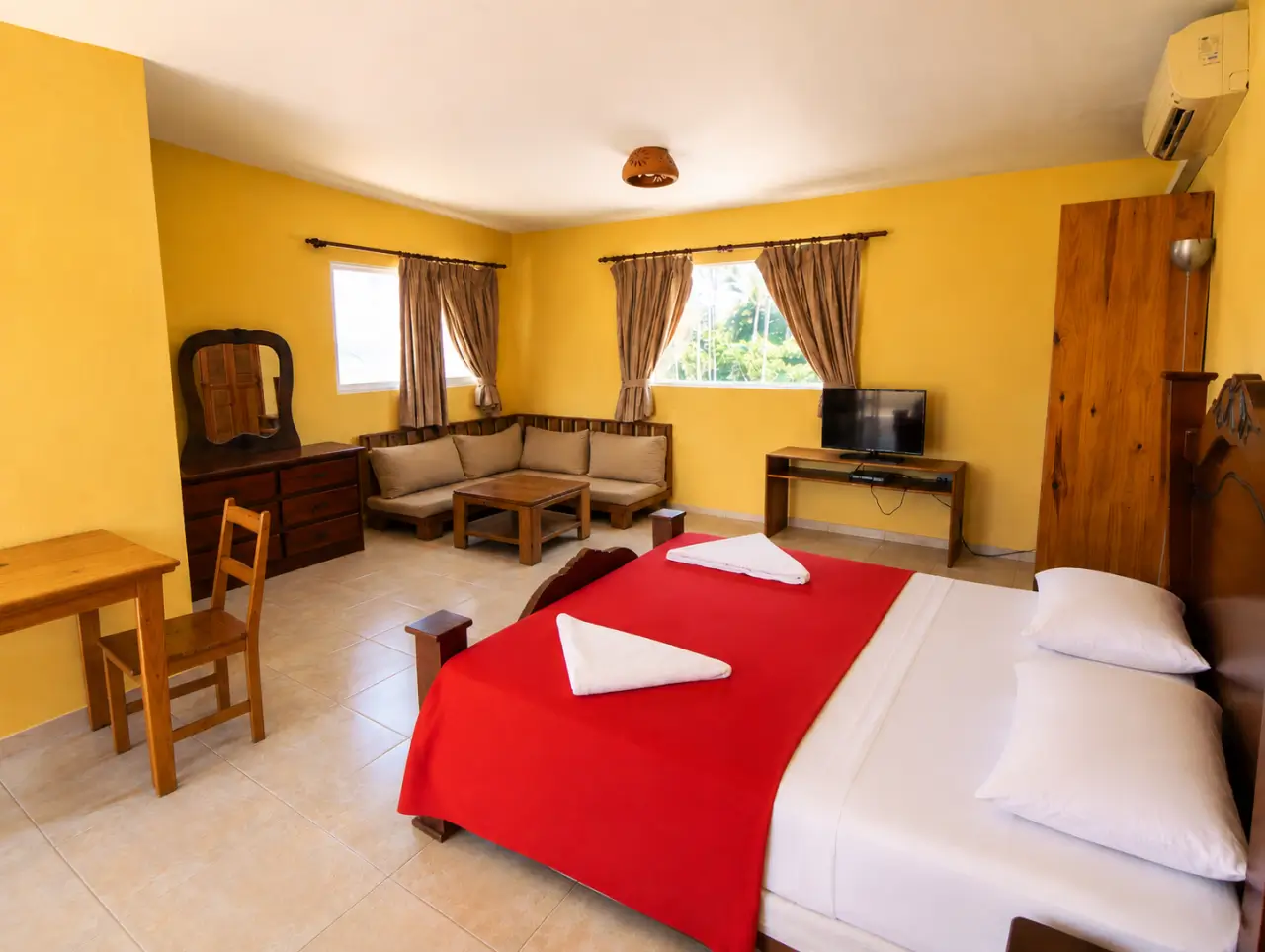 Oceanfront Kite Beach Hotel & Owner's Residence
