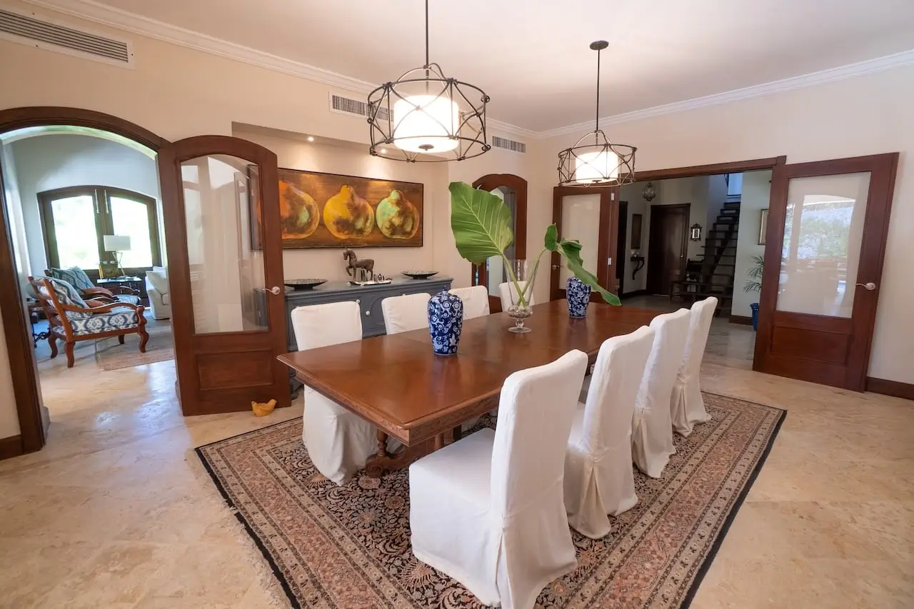 Private Luxury Villa in Sea Horse Ranch with guest house