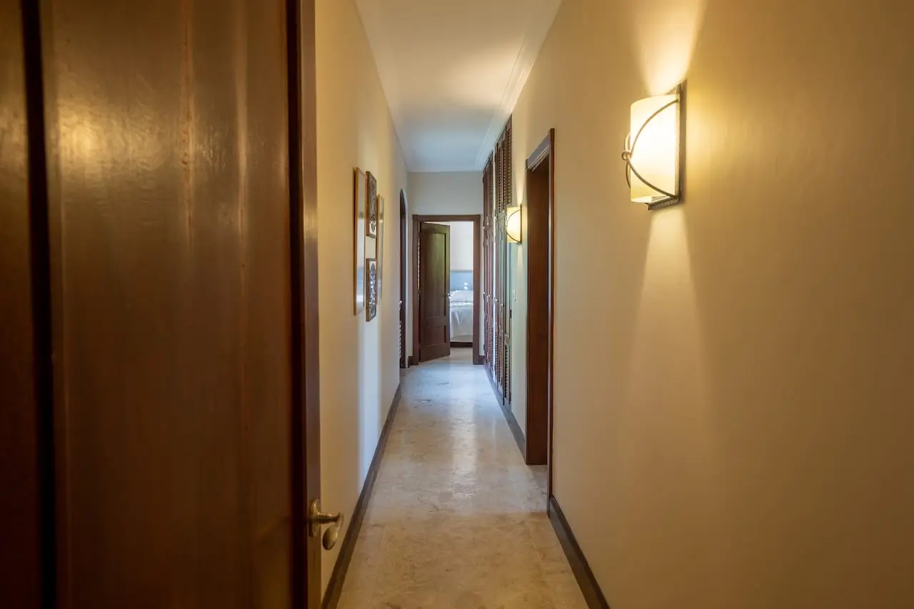 Private Luxury Villa in Sea Horse Ranch with Guest House